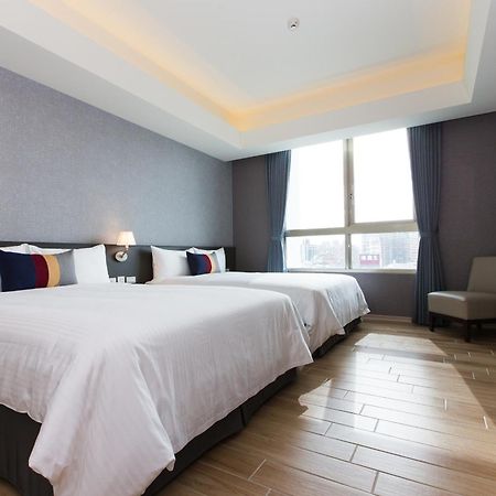 F HOTEL Luzhou Taipei Extérieur photo