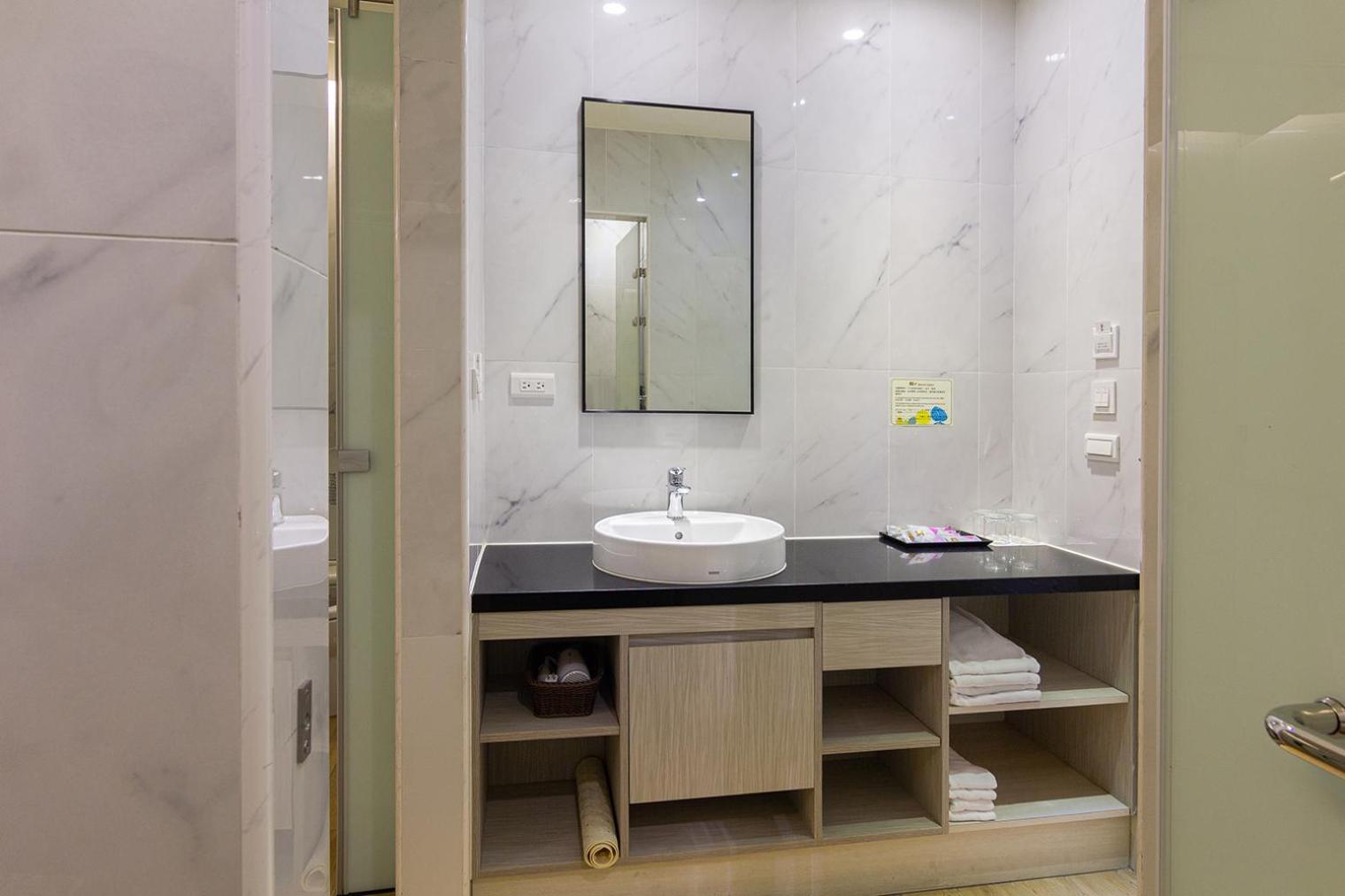 F HOTEL Luzhou Taipei Extérieur photo