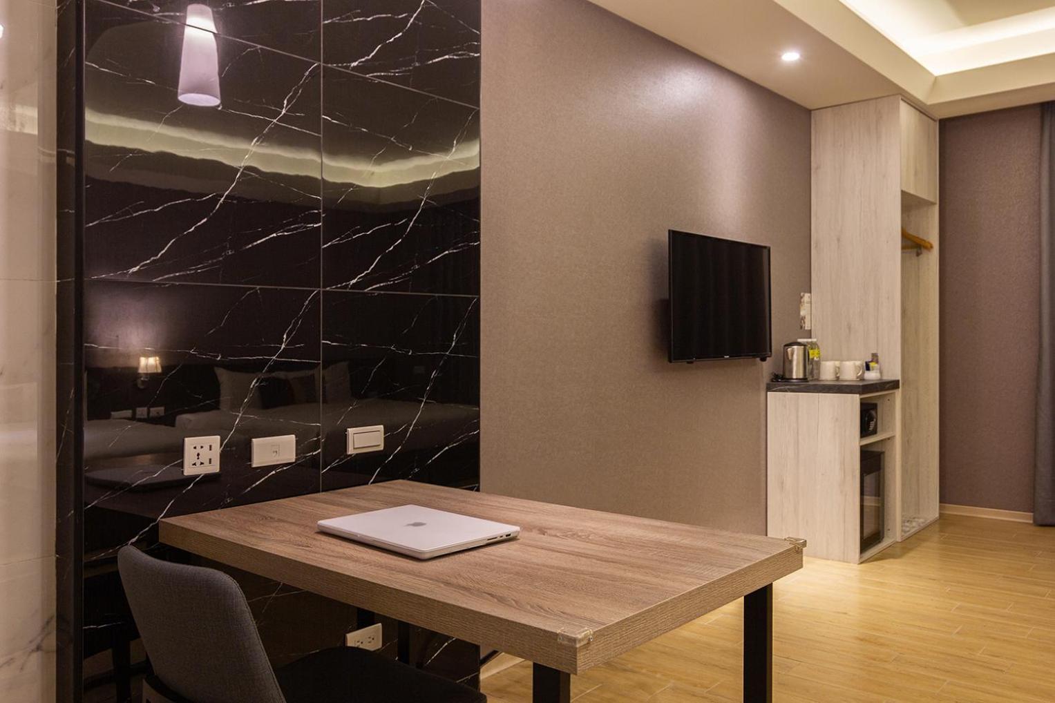 F HOTEL Luzhou Taipei Extérieur photo
