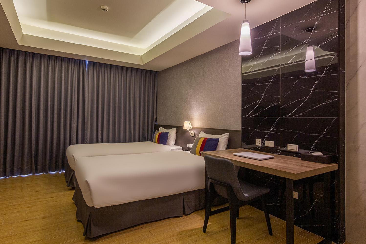 F HOTEL Luzhou Taipei Extérieur photo